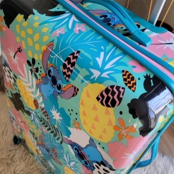 Disney Stitch 28" Hardsided Rolling Luggage Exclusive - Picture 4 of 10
